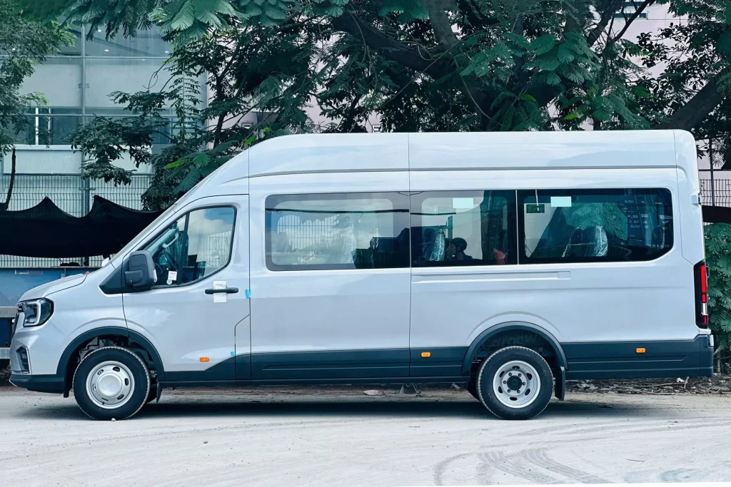 Thuê Xe Transit 18 Chỗ - Giải Pháp Di Chuyển Hoàn Hảo Cho Mọi Hành Trình